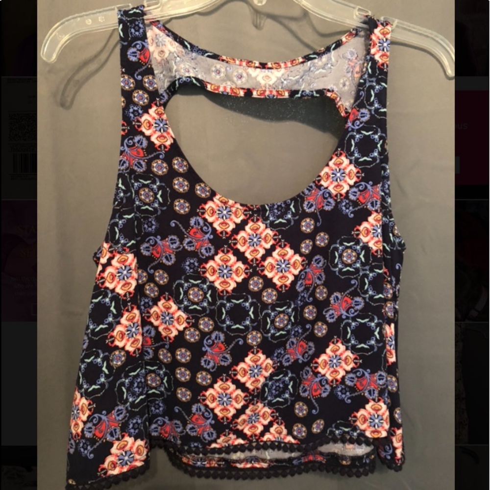 Floral cropped tank top